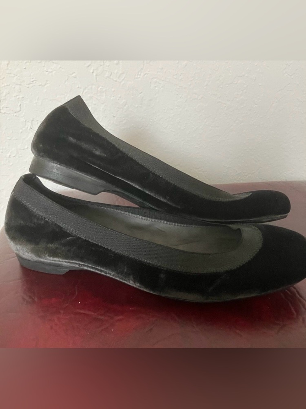 Stuart Weitzman Black Velvet Ballet Flats. Sz 6.5